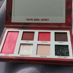 BH Cosmetics Garnet palette
